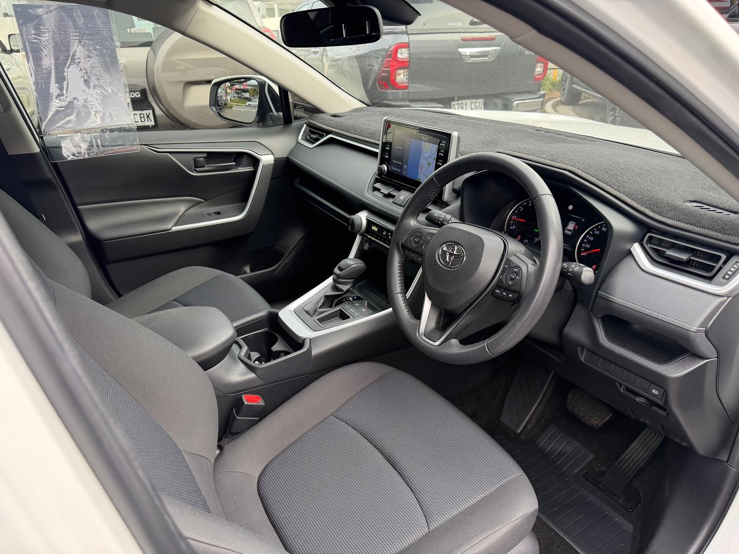 2020 Toyota RAV4 GX — photo 8