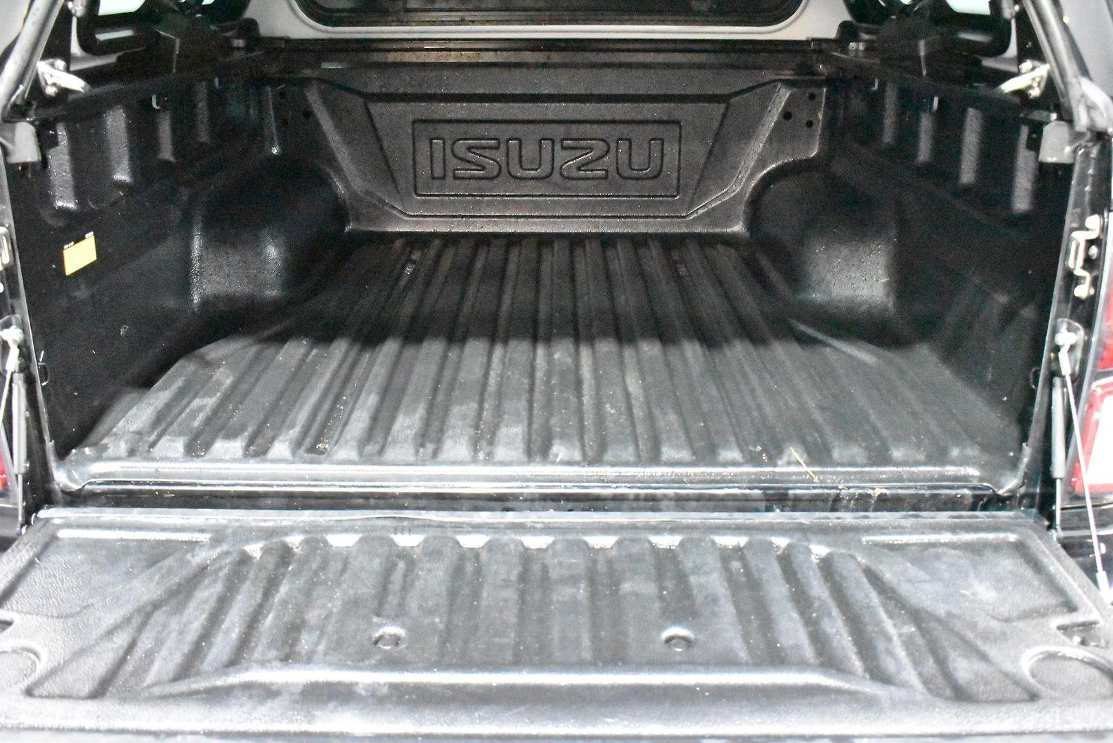2022 Isuzu D-MAX XTERRAIN — photo 16