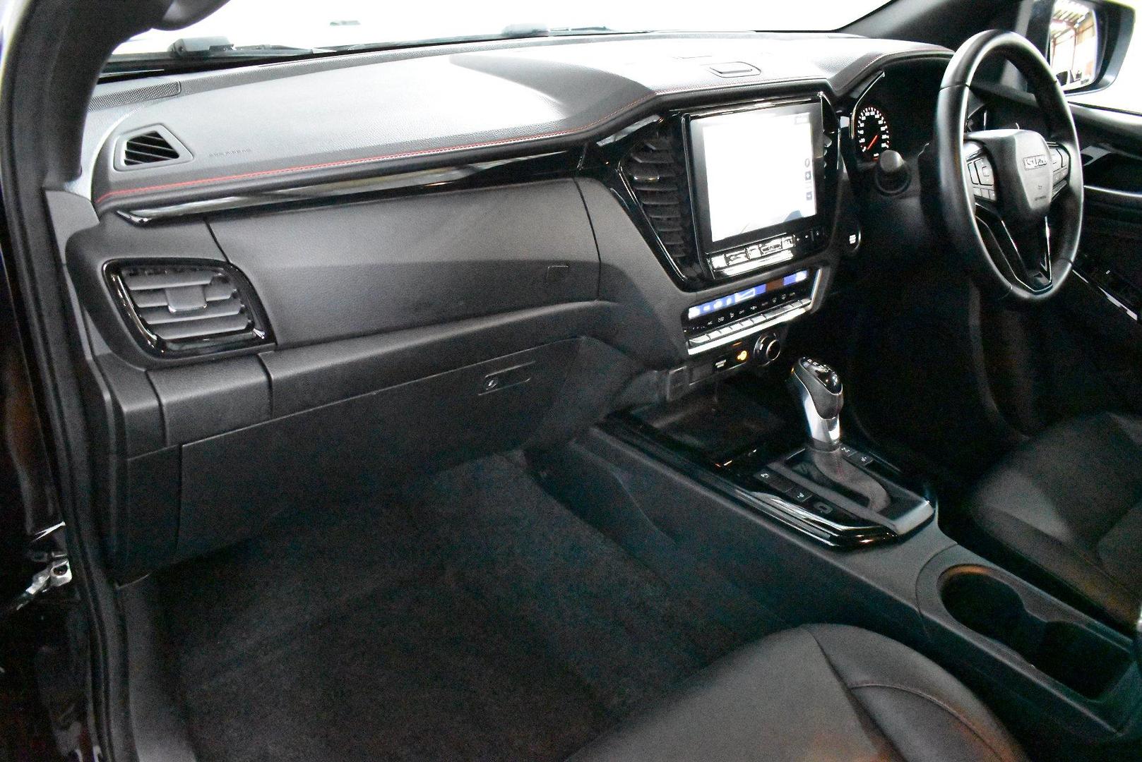 2022 Isuzu D-MAX XTERRAIN — photo 6