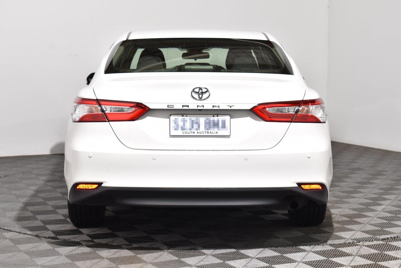 2018 Toyota Camry Ascent — photo 4
