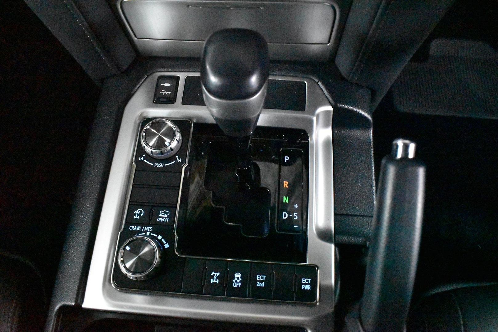 2020 Toyota Landcruiser GXL — photo 20