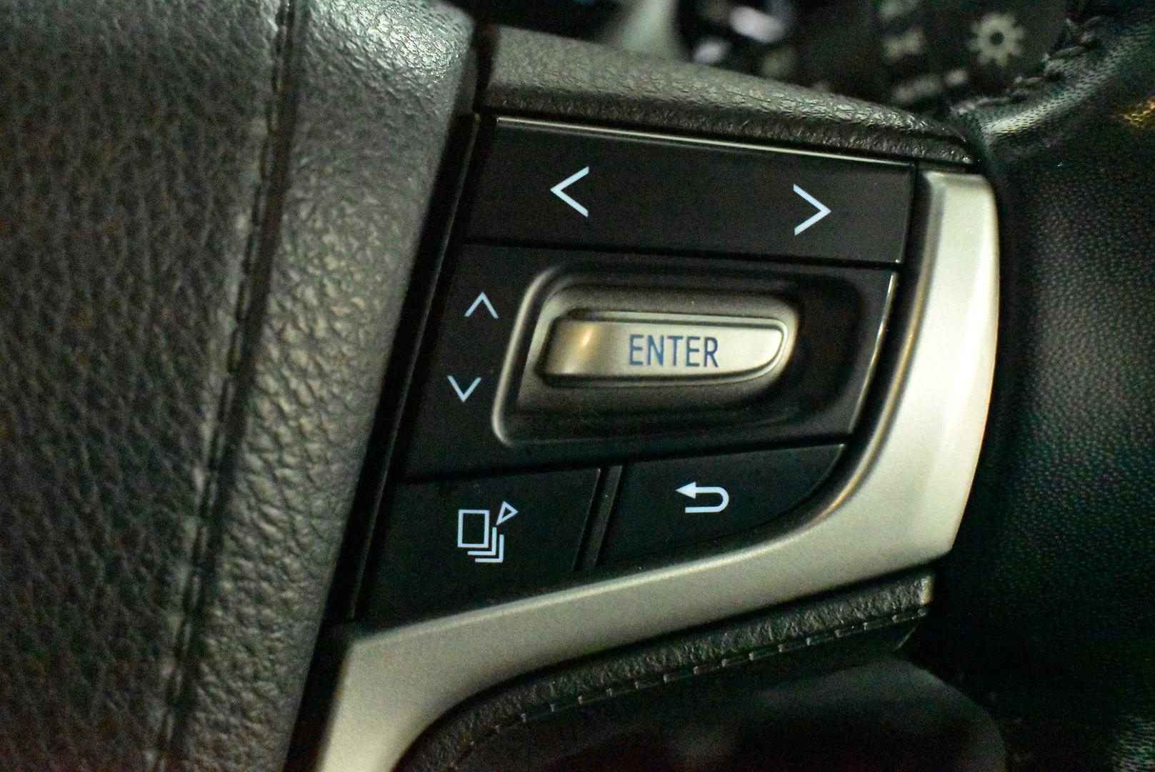 2020 Toyota Landcruiser GXL — photo 22