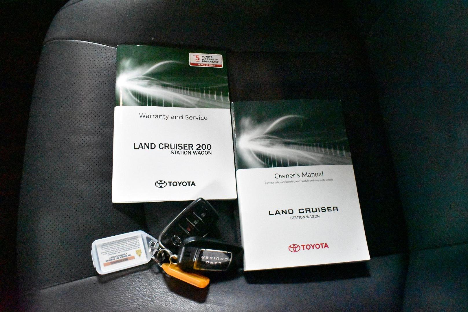 2020 Toyota Landcruiser GXL — photo 26