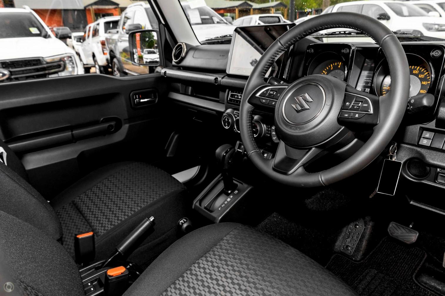 2026 Suzuki Jimny XL — photo 6