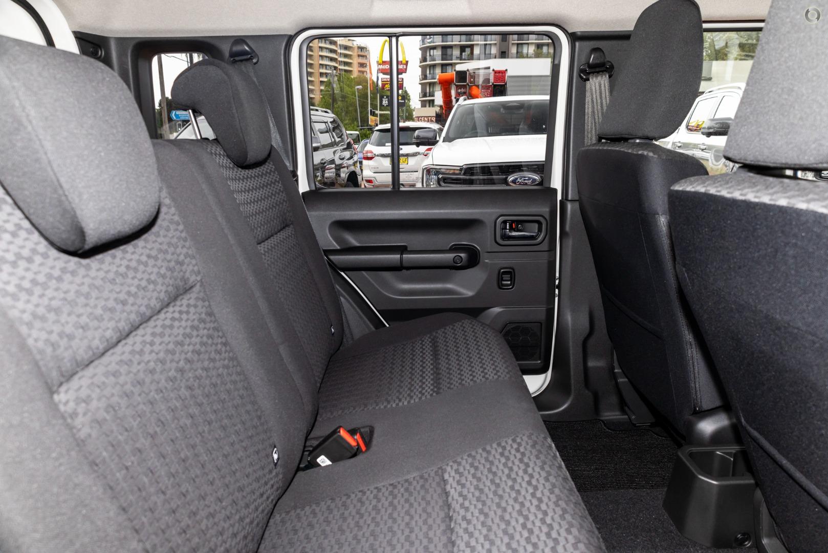 2026 Suzuki Jimny XL — photo 9